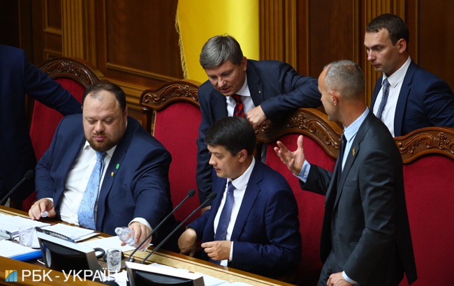 Дебют "Слуги народу": як партія Зеленського почала управляти країною