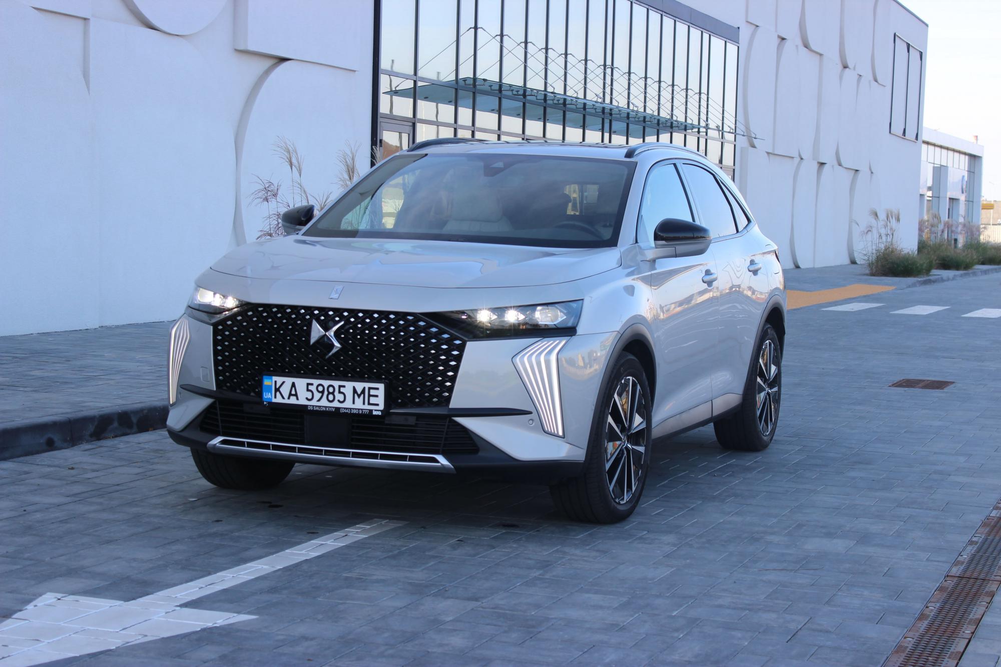 Тест-драйв DS7 E-Tense: переваги та недоліки кросовера