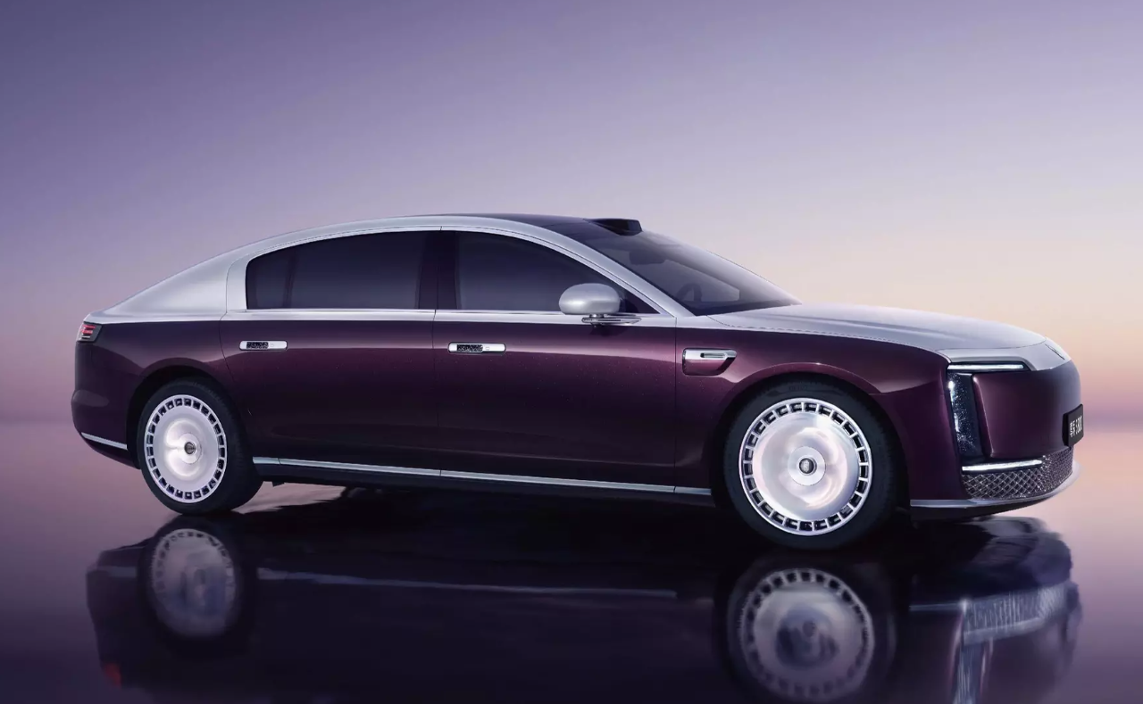 Huawei готує повнорозмірний преміальний седан: опубліковані перші фото