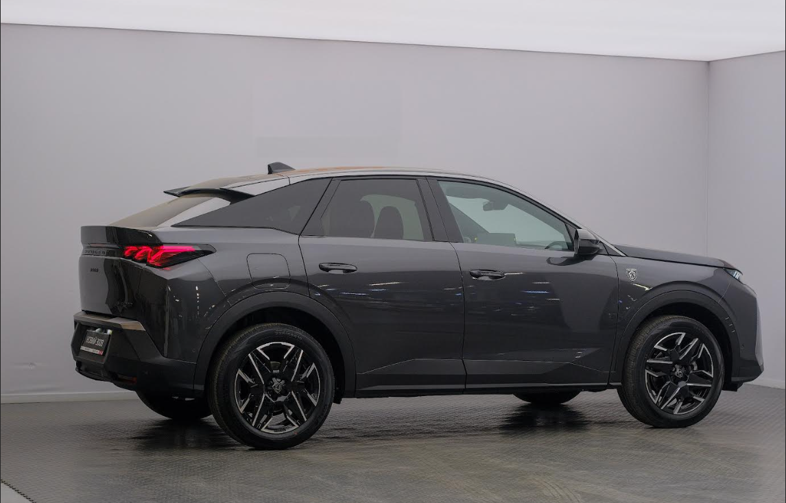 В Україну прибув новий кросовер Peugeot 3008: названі ціни та характеристики