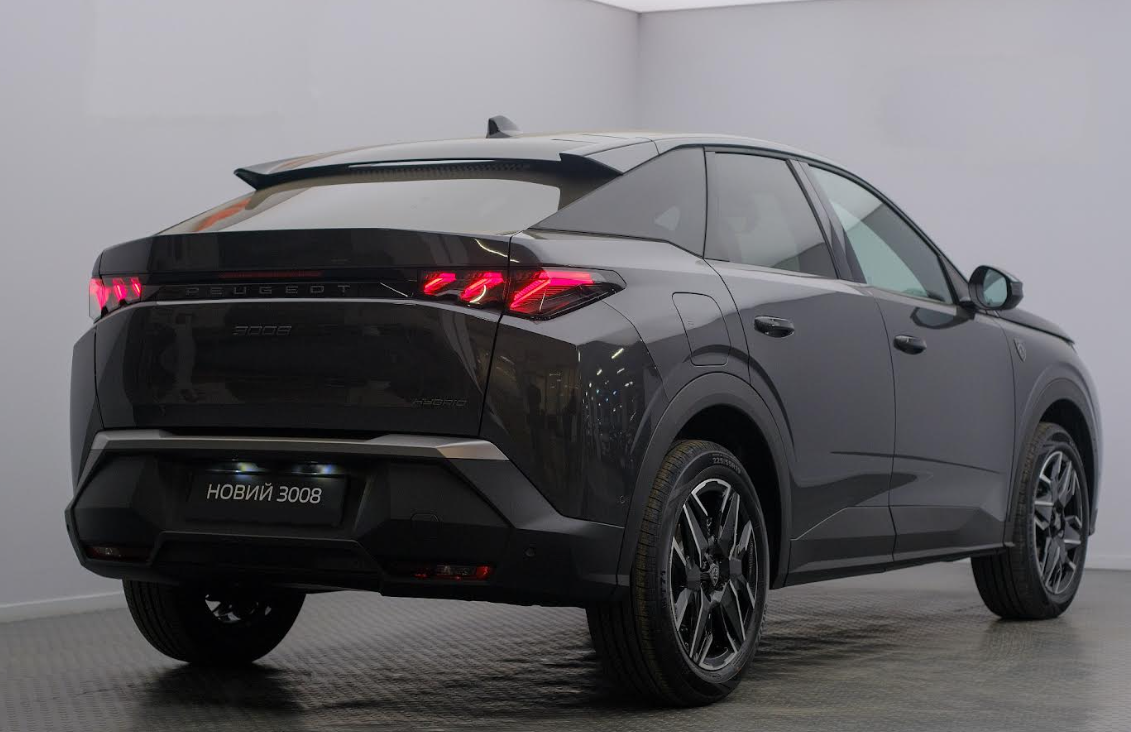 В Україну прибув новий кросовер Peugeot 3008: названі ціни та характеристики