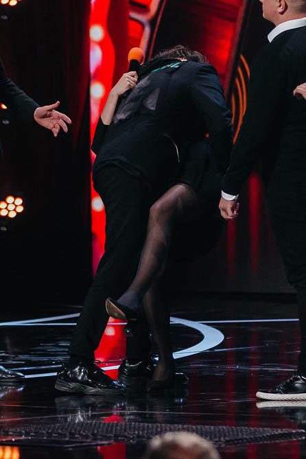 Дантес целовался с другой на глазах Дорофеевой на съемках "Лиги смеха 6" (фото)