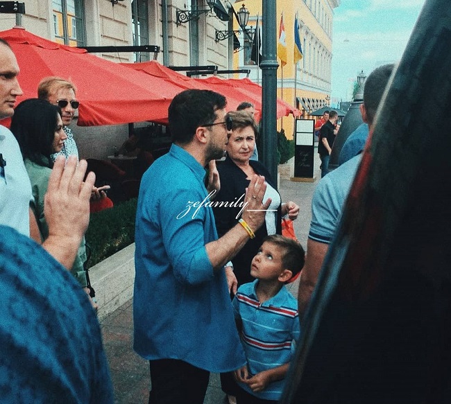 Мамина копия: появились уникальные фото и видео с сыном Зеленского