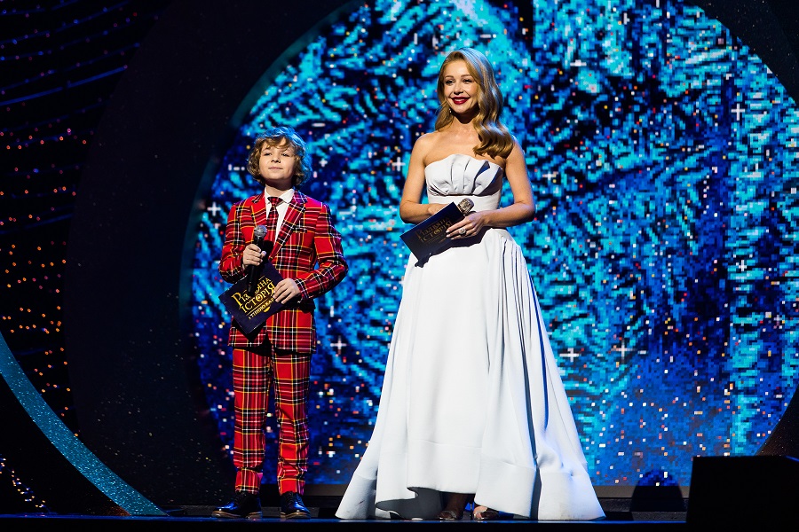 Тіна Кароль, Юлія Саніна та Олена Шоптенко поділилися атмосферними традиціями зустрічі Нового року та Різдва