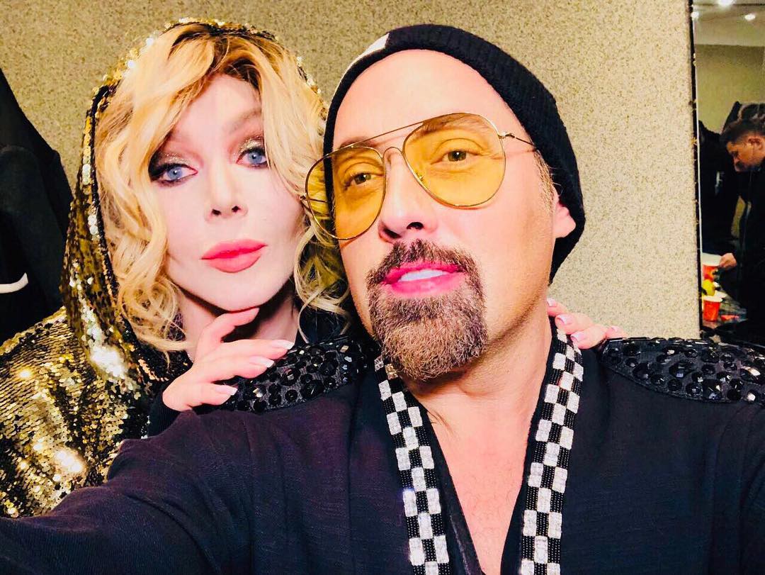 Олег Винник, Ірина Білик і MONATIK розповіли про подарунки на 8 березня