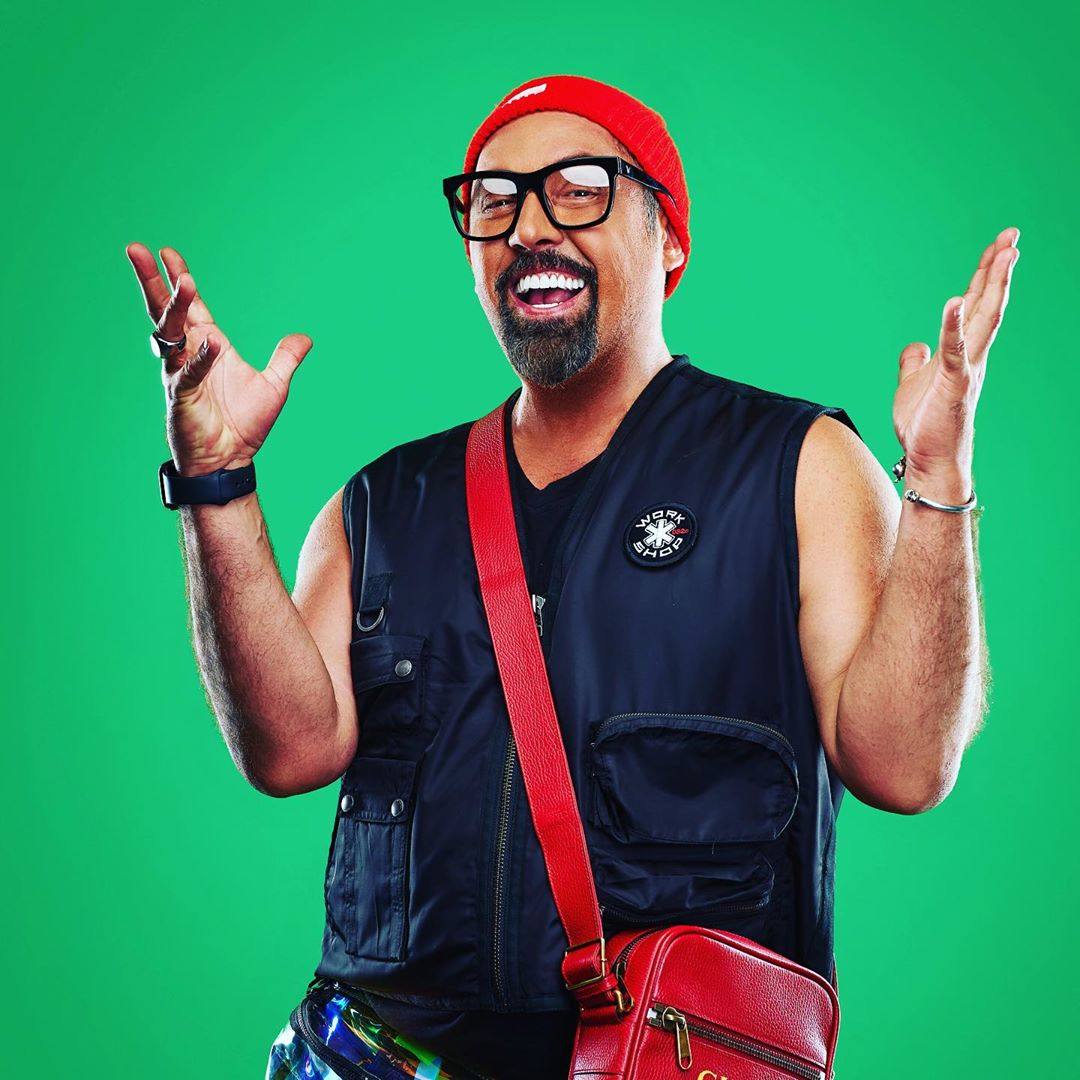 Ризатдинова, Тополя, Матвиенко и другие звезды вспомнили про особенные объятия в жизни