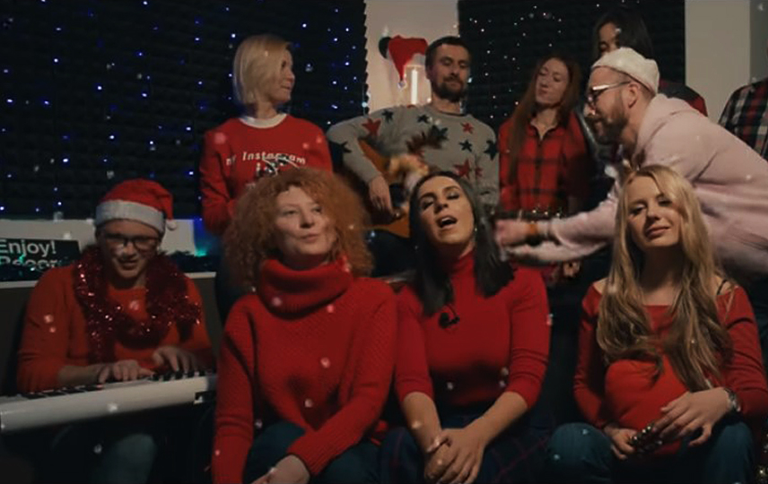 Джамала привітала українців зі святами відомої різдвяною піснею