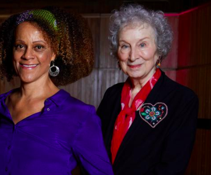 Лауреатами Букеровской премии стали сразу две писательницы