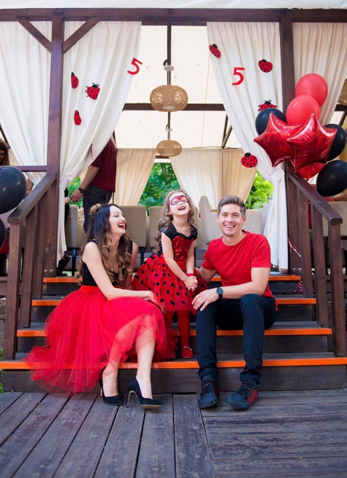 Колишня дружина Володимира Остапчука вперше прокоментувала його новий роман