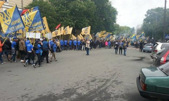 на Грушевского перекрыто движение автотранспорта