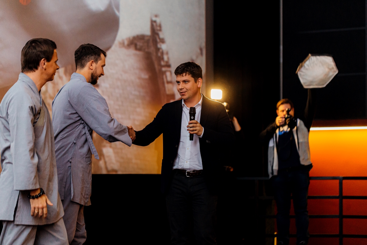 Жизни без него не представляю: Дмитрий Комаров "подцепил" в Китае полезную привычку