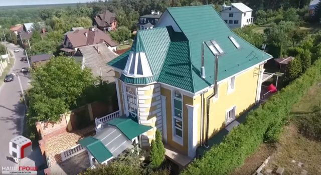 Заместитель Матиоса не указал в декларации расходы на аренду дома под Киевом, - расследование