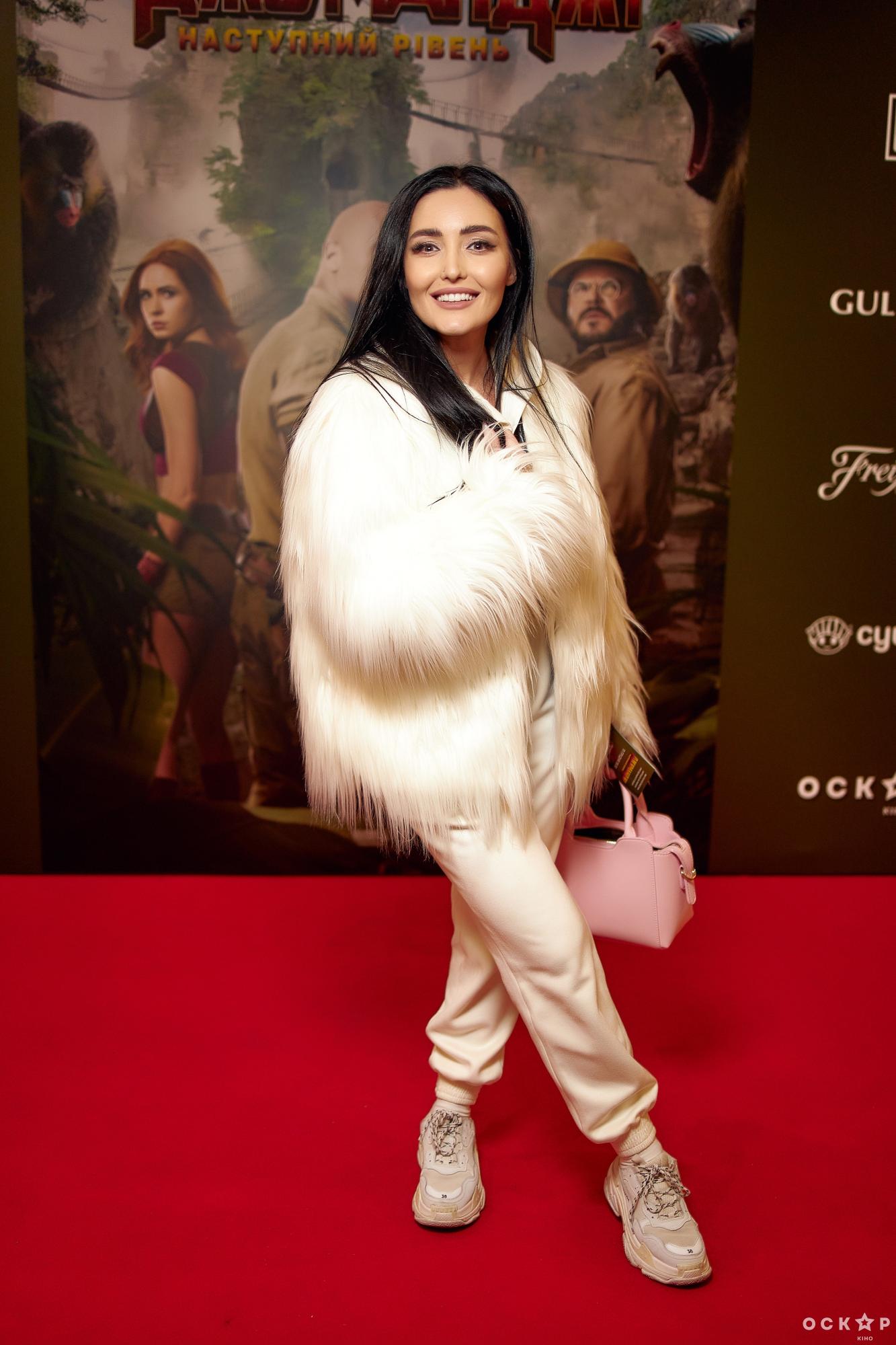 Аня Трінчер, Поліна Логунова, Яна Клочкова та інші зіркові гості прем'єри "Джуманджі" в Києві