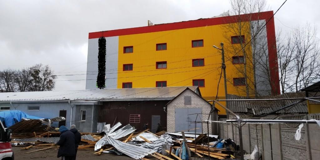 Под Житомиром ветром снесло кровлю, есть погибшая