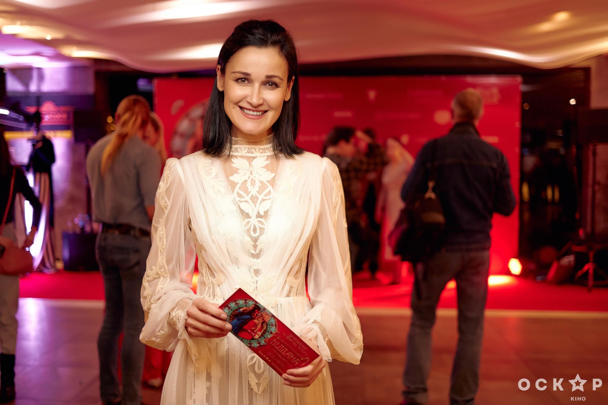 Юлія Саніна, Ірма Вітовська, Лілія Пустовіт та інші зірки на гала-прем'єрі фільму "Віддана"