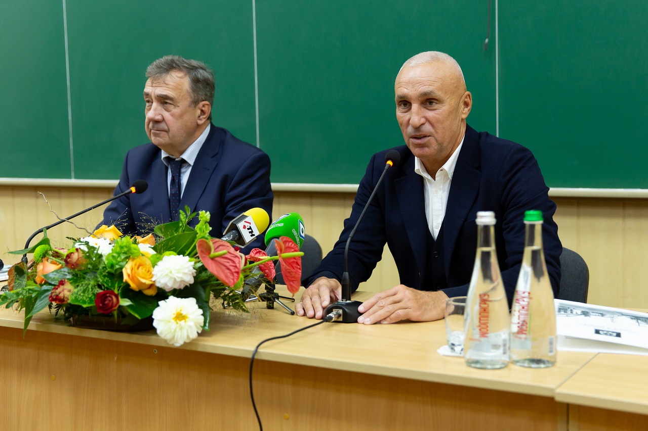 Ярославський зустрівся зі студентами харківських університетів