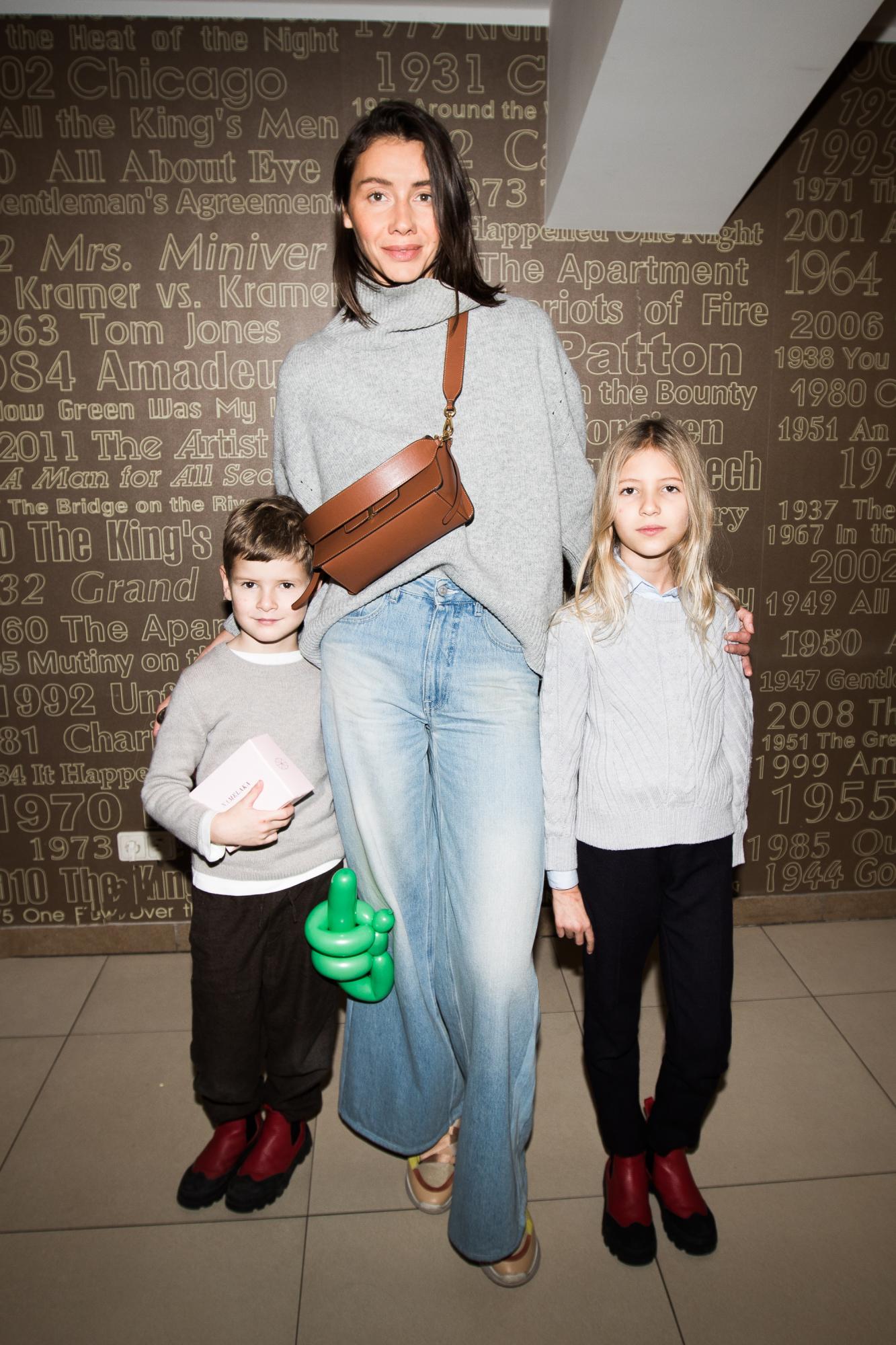 Санта Дімопулос, Анатоліч, Мирослава Ульяніна на прем'єрі мультфільму "Крижане серце 2" в Києві