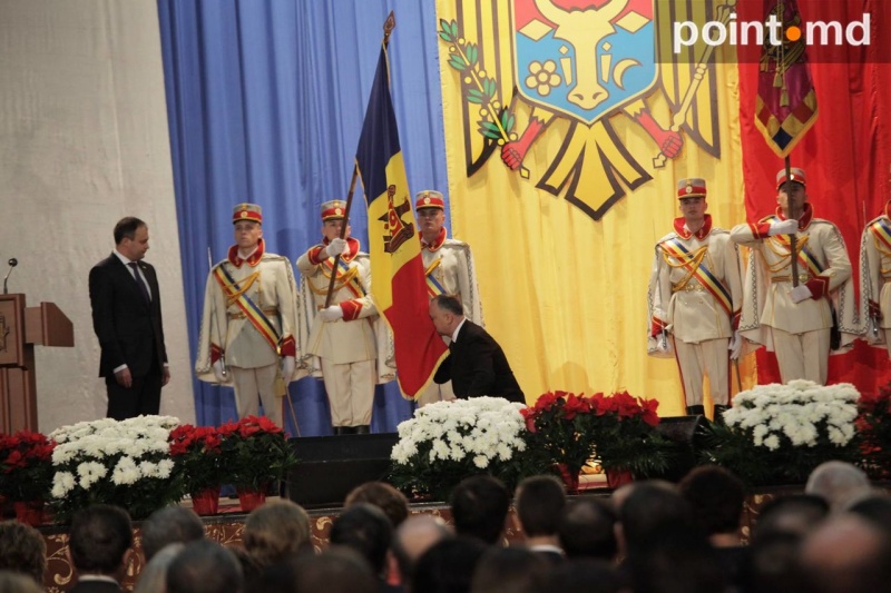 Додон официально стал президентом Молдовы