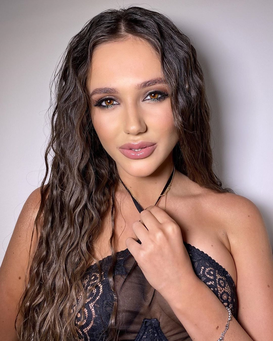 Була нещасною коханкою: переможниця Холостяк-10 розповіла про романи з одруженими чоловіками