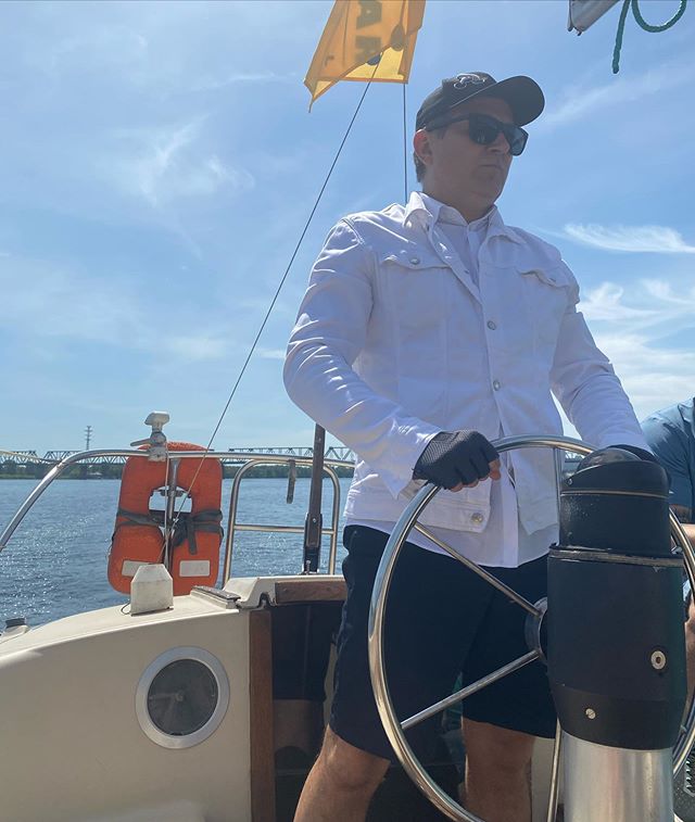 Горбунов освоїв несподівану професію і влаштував Осадчій в мікрошортах романтику на воді