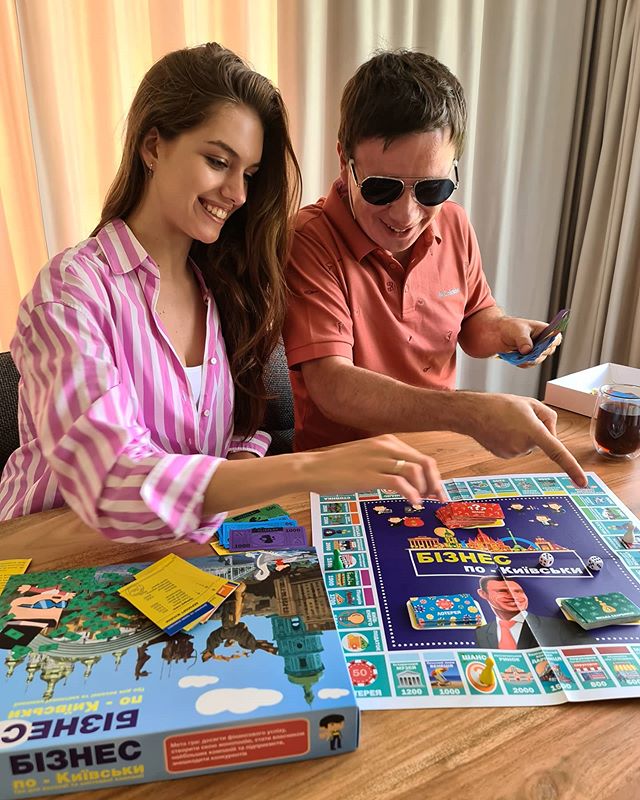 Купил футбольный клуб: Дмитрий Комаров с женой похвастался семейным "бизнесом"