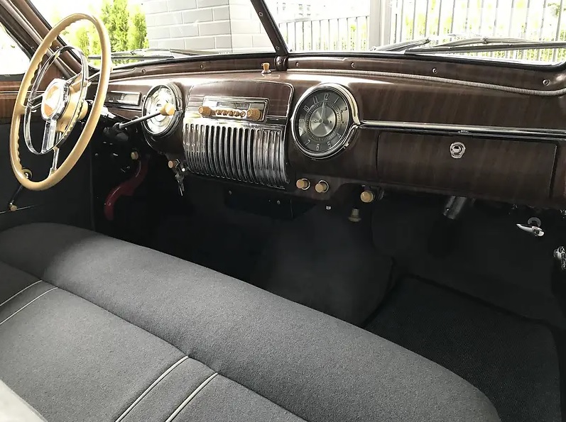 В Киеве продают легендарную Волгу 1955 года за 2,7 миллиона