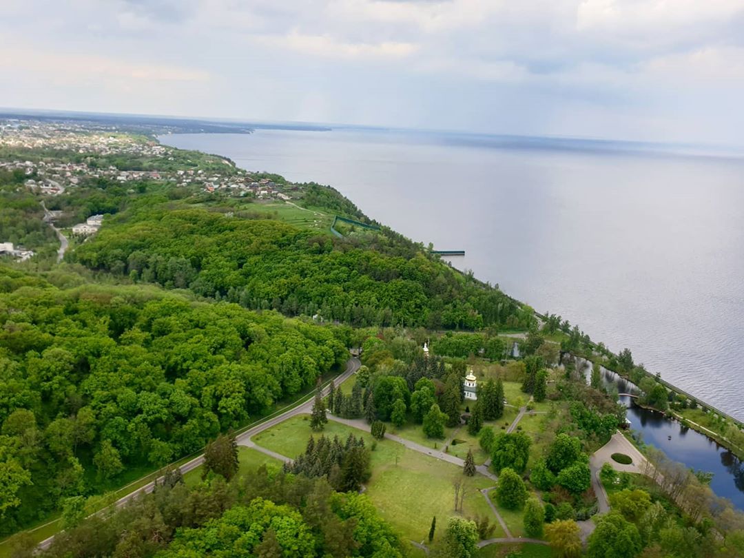 Романтика на высоте: Дмитрий Комаров рассказал, как делал любимой предложение