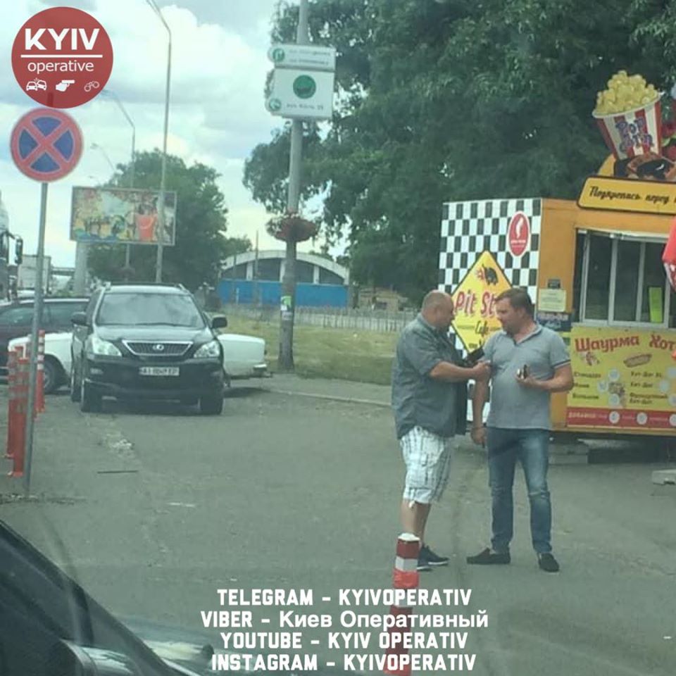 В мережі розповіли про нелегальну парковку маршруток у Києві: "кришують" броварські перевізники