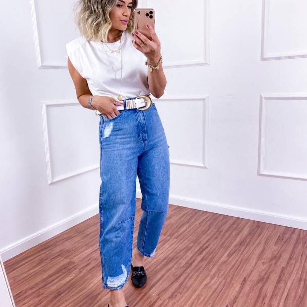 Назад в 90-ті: стиліст розповіла, як носити один з головних трендів літа 2020