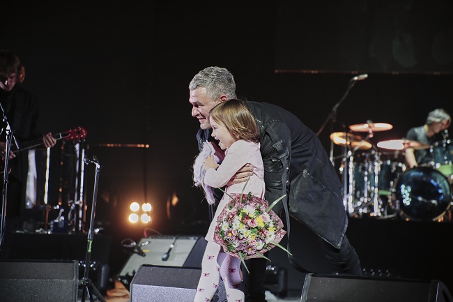 Вихід доньки і неочікувана темрява: Арсен Мірзоян "запалив" Київ концертом на підтримку альбому "Інгредієнт"