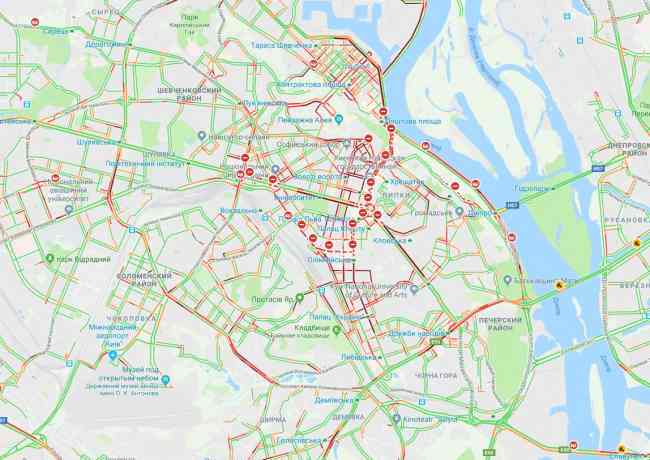 В центре Киева образовались многочисленные пробки