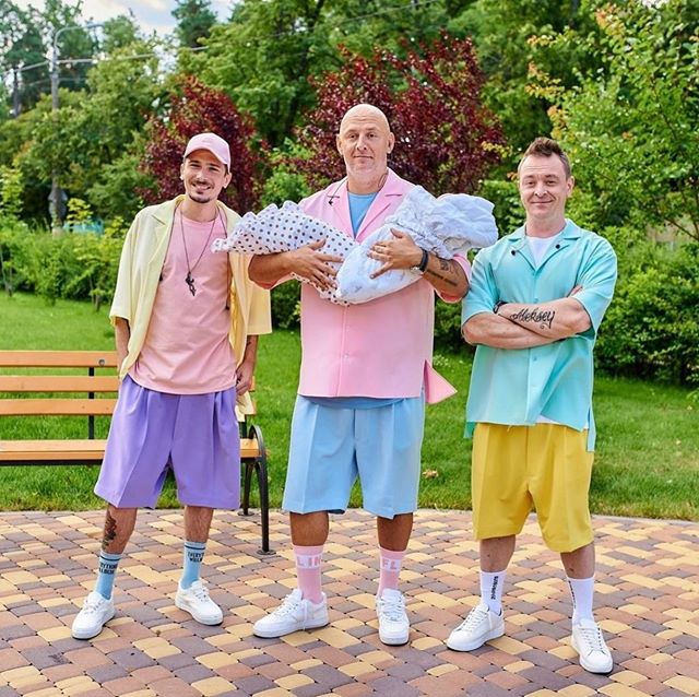 Искусно скрывали: Потап поставил на уши сеть фото с двойней на руках