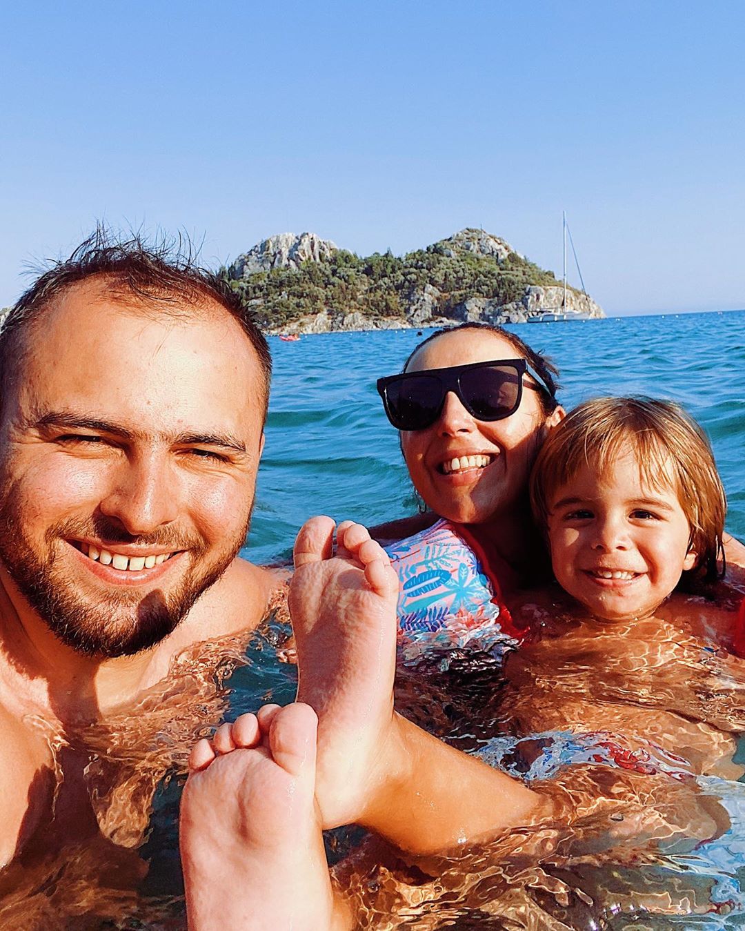 Море - це щастя: Джамала поділилася яскравими сімейними фото з відпочинку в Туреччині