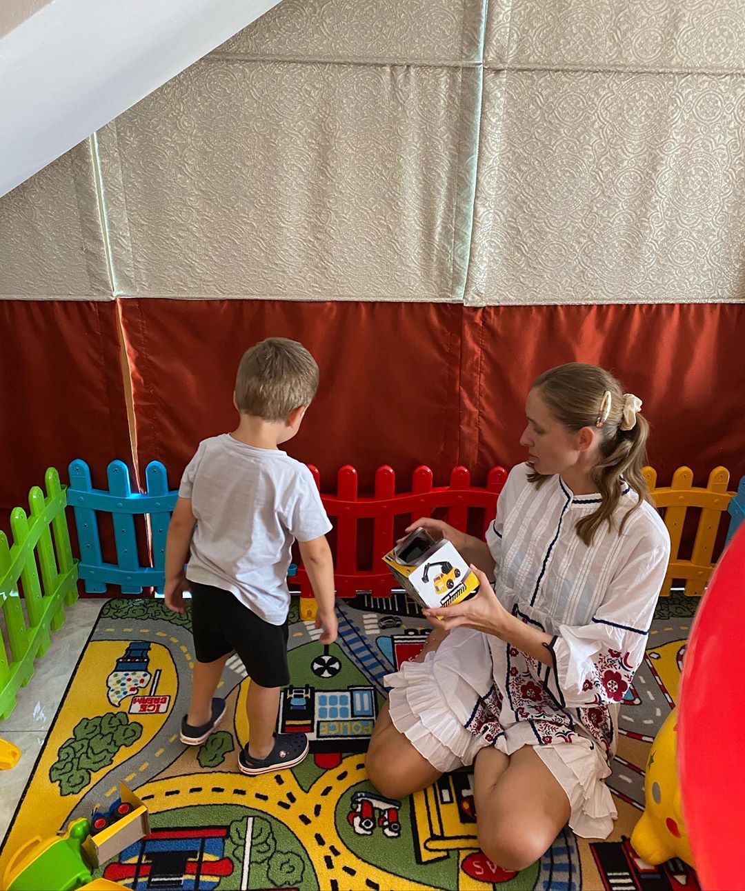 Батьки - головні аніматори: Осадча та Горбунов відпочивають з сином в Туреччині