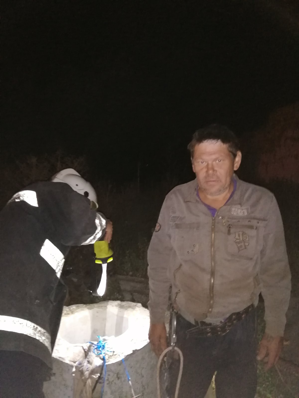 Рятував кошеня: під Одесою чоловік впав у колодязь