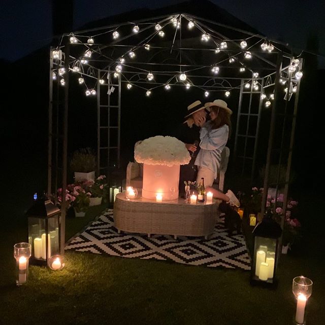 Не перестану дякувати: MONATIK зворушив віршем для дружини-іменинниці, вона показала романтику з коханим