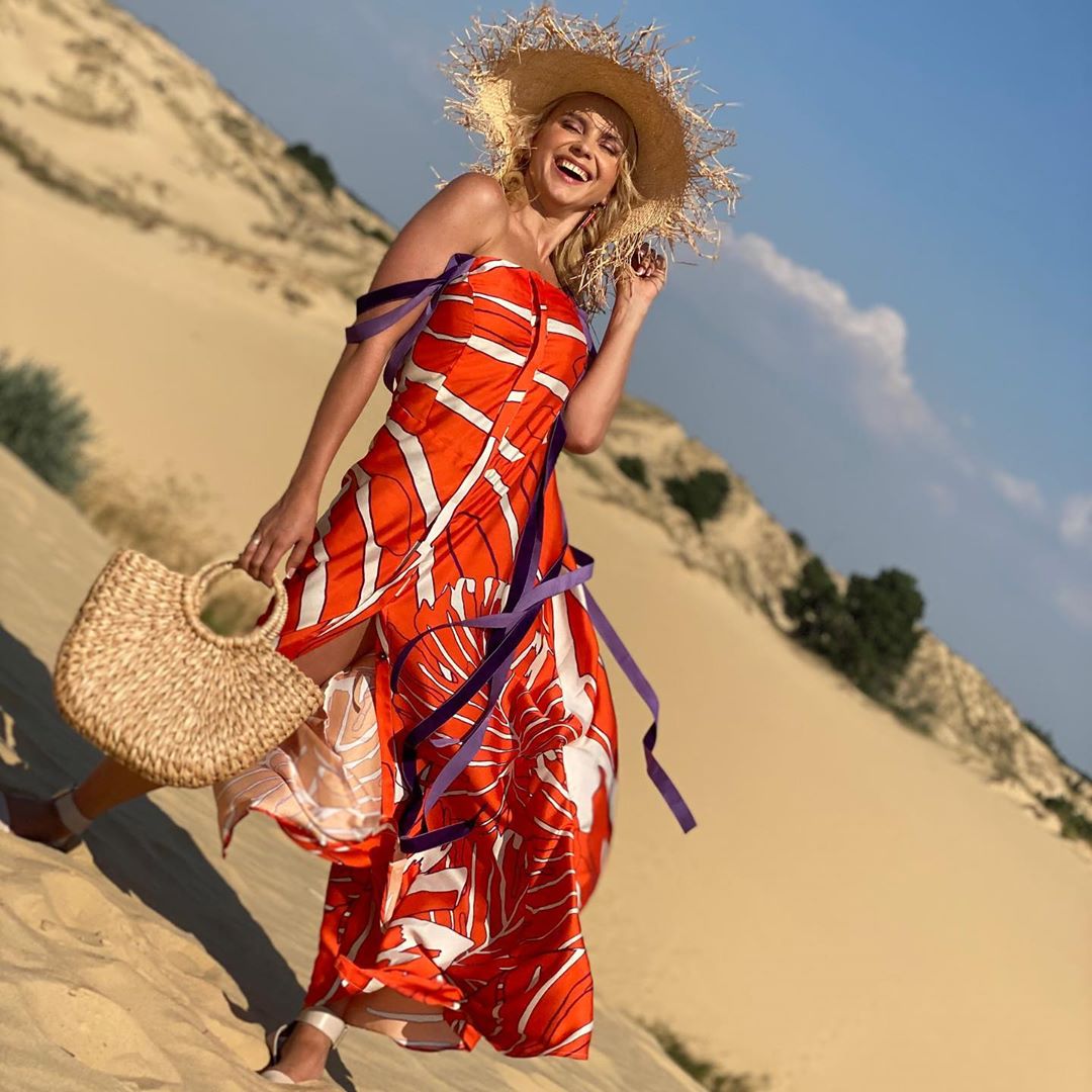 Богиня томатов: Лилия Ребрик в ярком летнем образе затронула провокационную тему