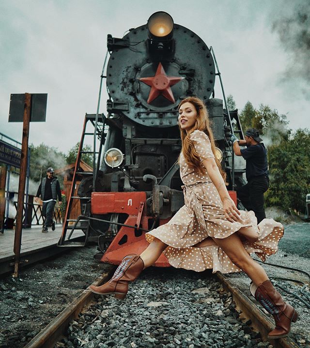 Моментально деградую: Тодоренко в ретро-образі поміркувала про проблеми сучасних батьків