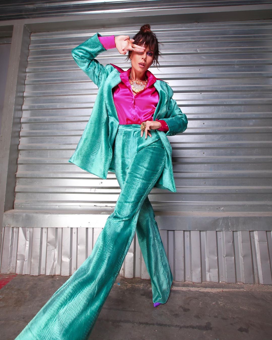 Настя Каменських випустила яскравий кліп A Huevo: мікс української та мексиканської культур