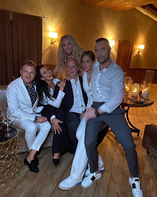 Неймовірно і незабутньо: Осадча та Горбунов побалували ексклюзивними кадрами з ювілею із зірковими гостями