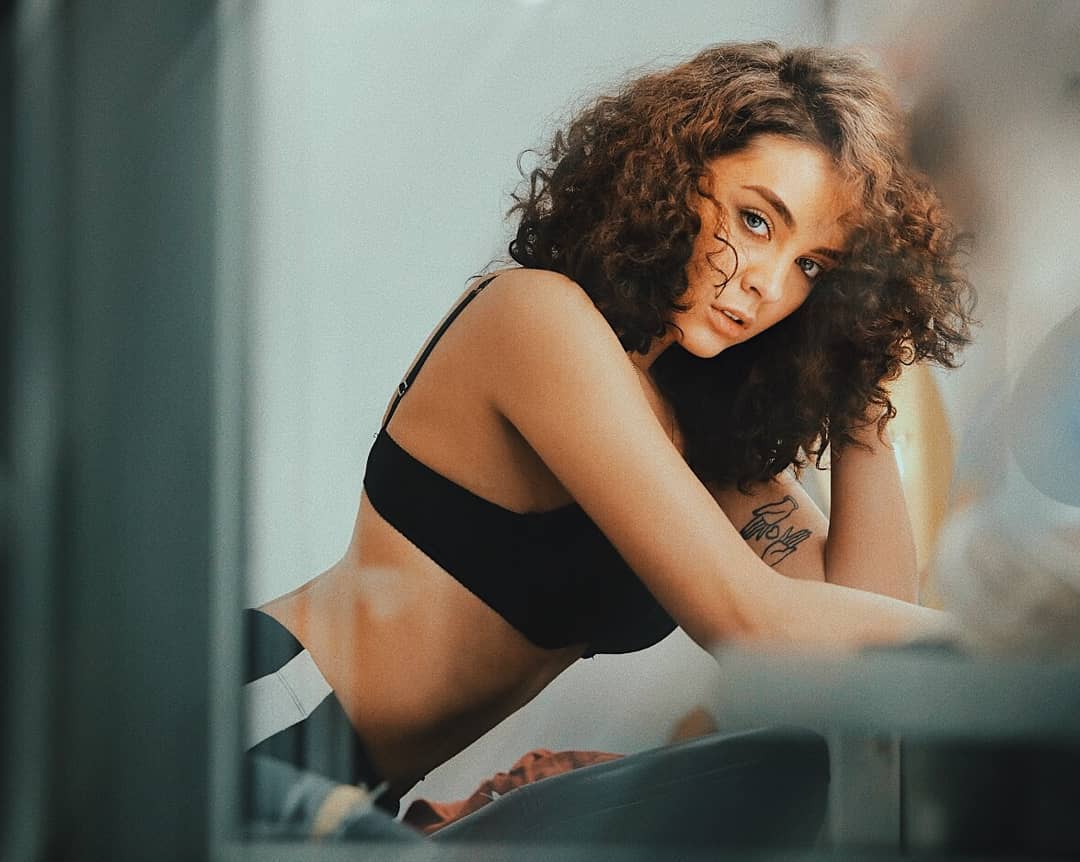 Зірка Київ вдень і вночі дала поради, як завоювати хлопця