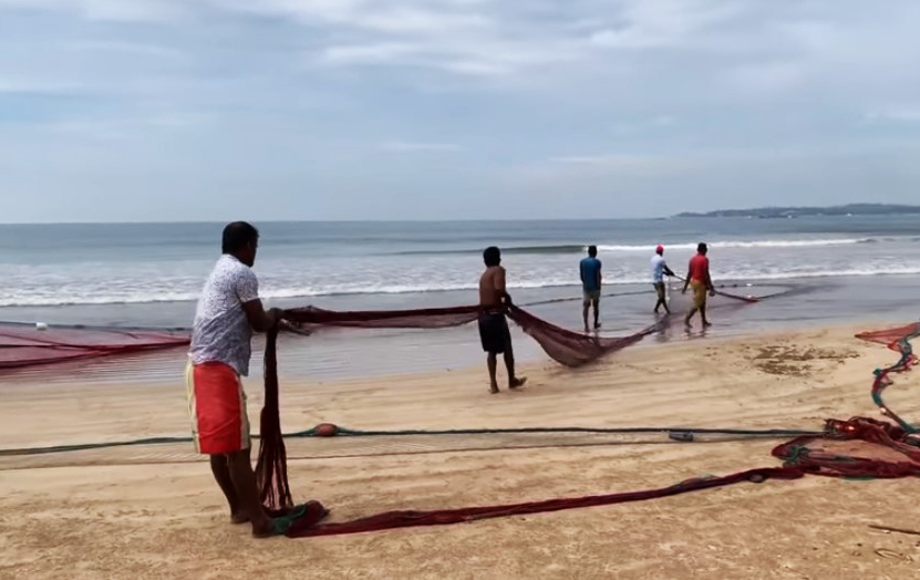 "Казкові канікули": група KAZKA мила слона і откапывала зі снігу Жигулі