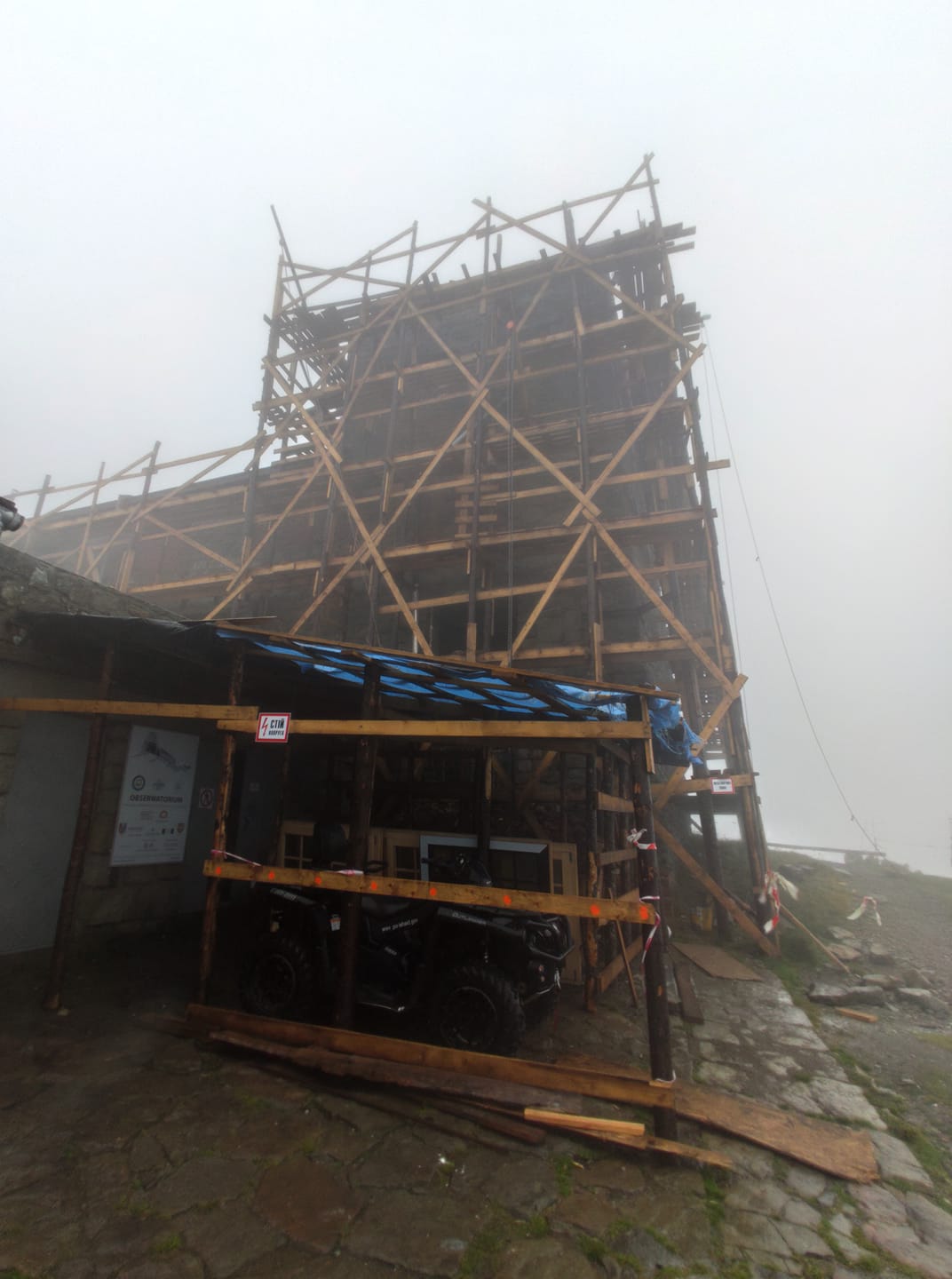 Первый снег в Украине: в сети поделились новыми фото и видео