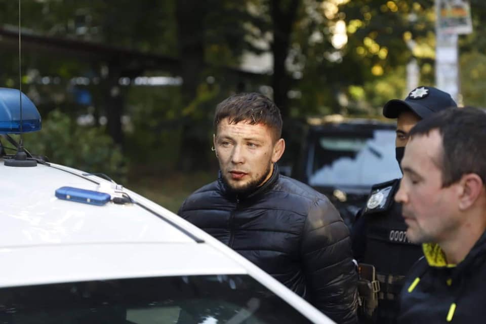 В мэра Днепра Филатова бросили нашатырем на встрече с избирателями