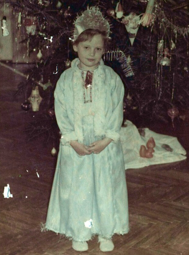 Украинские звезды массово начали публиковать свои детские фото: стало известно - зачем