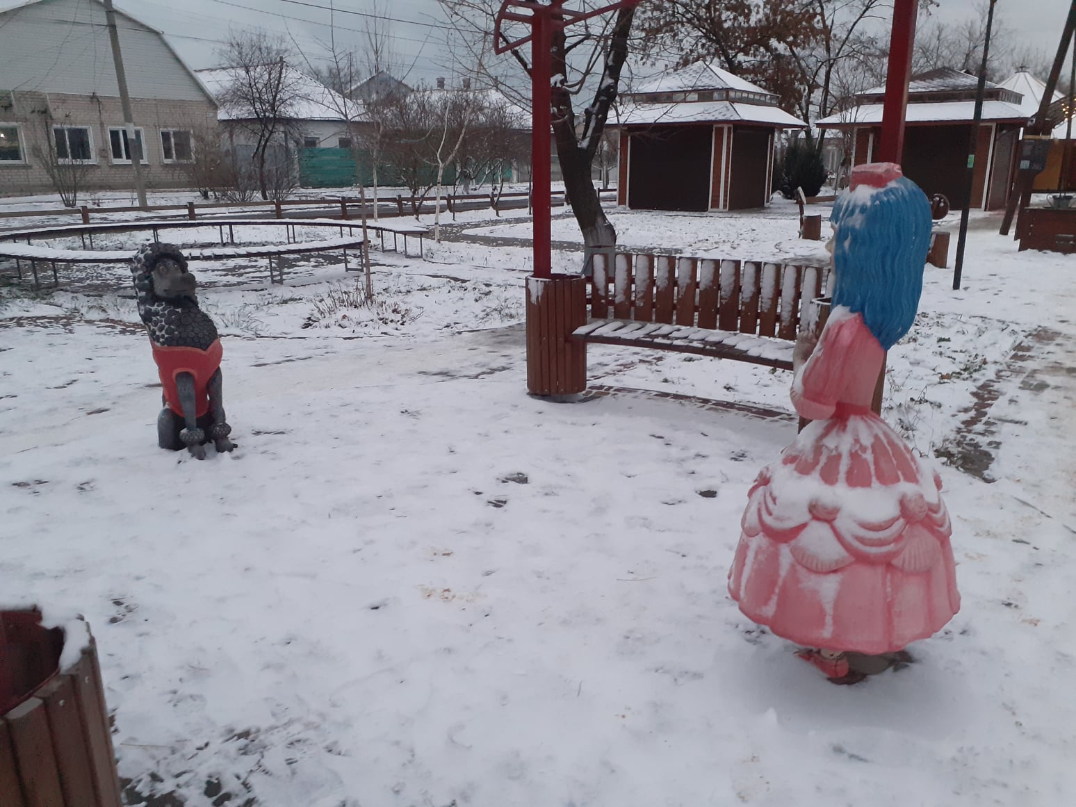 Зима на море: украинский курорт засыпало снегом (сказочные фото)