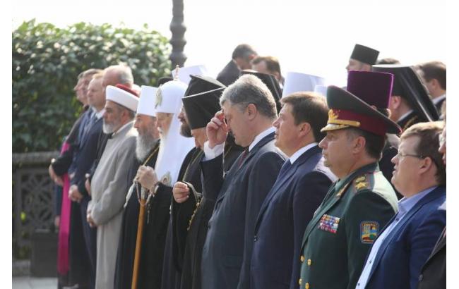 молебен на Владимирской горке