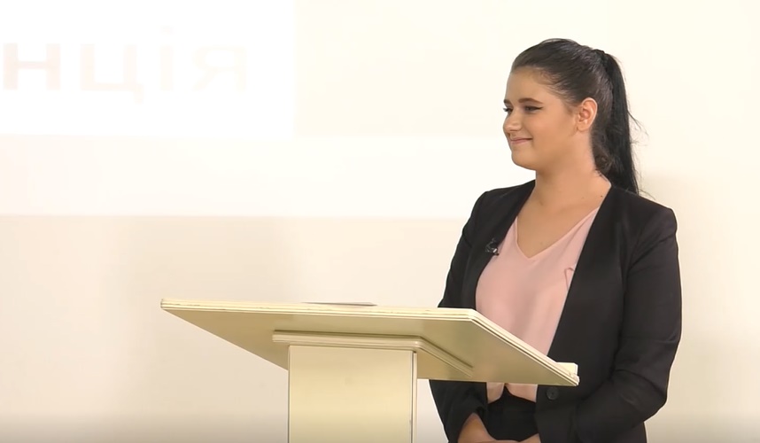 Від пацанки до панянки-4: учасниці реаліті фліртували з Тарасом Тополею