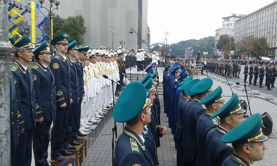 парад до Дня незалежності України парад