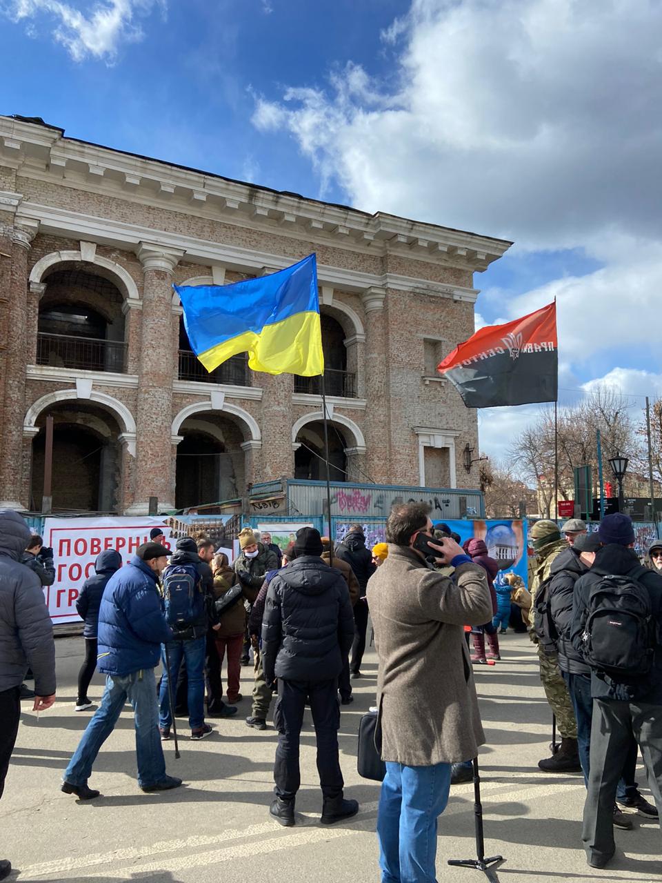 На акции в Киеве потребовали вернуть Гостиный двор в собственность общины города